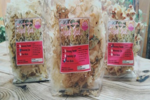 Peyek : Eksplorasi Asal-Usul dan Ragam Variannya