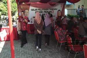 Memaksimalkan Layanan Publik : Pelayanan Terpadu Akhir Pekan dan Malam Hari di Kecamatan Candisari