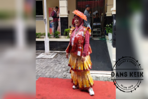 “Bakul Roti atau Pengusaha Roti” Lomba Fashion Show Sayangi Bumi Daur Ulang Karung Terigu BOGASARI Eksis di Kecamatan Candisari Kota Semarang