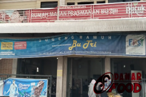 Warung Makan Prasmanan Bu Tri Samping Java Super Mall Semarang Enak dan Murah Pilih Menu Sesuka Kamu!