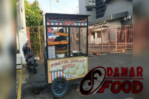 Pastel Bulat : Mencicipi Sensasi Mantap Pastel UFO di Semarang