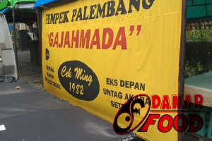 Pempek Palembang Gajah Mada "Cek Ming" Semarang : Sensasi Kenikmatan Pempek yang Tak Tertandingi
