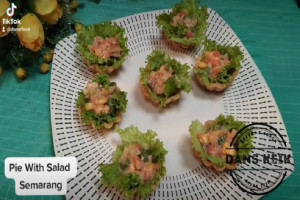 Pie with Salad DanS KeiK Semarang : Kuliner Sehat Berkualitas dengan Harga Terjangkau yang Wajib Dicoba di Kota Semarang