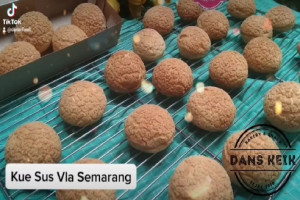 Kue Sus Vla Semarang : Kelezatan Choux yang Menggoda Lidah dengan Kualitas Terbaik dan Harga Termurah