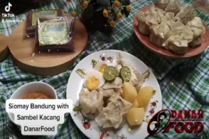 Kreasi Produk Sambel Kacang Danar Food ke dalam Makanan Siomay Bandung : Inovasi Rasa yang Menggoda Selera
