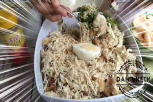 Bubur Ayam Pahlawan Semarang : Sensasi Sarapan Enak dan Murah di Tengah Kota
