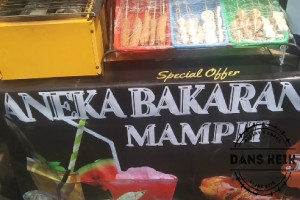 Jajan Aneka Bakaran Mampit di Bazar Metas Futuras Kampus Polines (Politeknik Negeri) Semarang