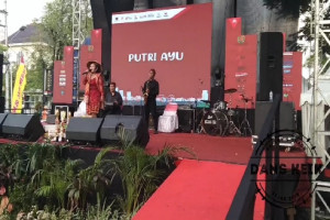 Perjuangan Putri Ayu : Kisah Sukses dan Khasiat Jamu Semarang yang Menembus Kepadatan Kota
