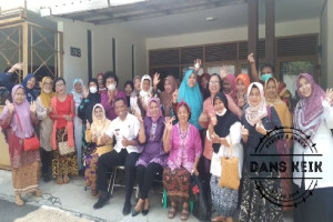 Memperingati Hari Ibu dengan Kreativitas : Lansia Saras Sari Semarang Berlomba Memasak dan Mengolah Limbah