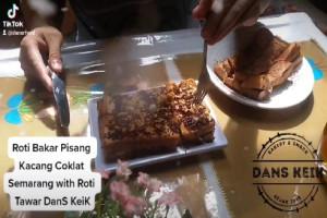 Kreasi Roti Tawar DanS KeiK : Roti Bakar Pisang Kacang Coklat Sarapan Praktis dan Enak