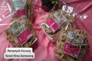 Rempeyek Kacang Tanah Semarang : Kelezatan Tradisional dengan Kualitas Modern