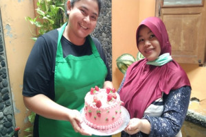 Baking and Cooking Class Semarang : Strawberry Cheesecake Full Cream Cheese Enak dan Mudah ala Kafe