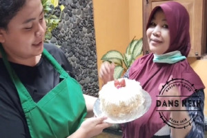 Baking and Cooking Class Semarang : Cheesecake Gondrong Full Cream Cheese Semarang, Keju Gondrongnya Benar-Benar Royal