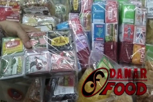 Pesona Teh Oplosan Jadi Favorit Wisatawan saat Berburu Oleh Oleh Khas Solo di Pasar Gede