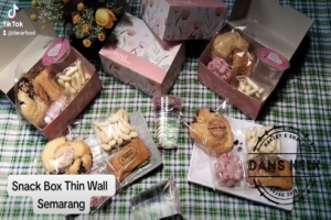 Paketan Snack Box Thin Wall Special Enak Murah Terjangkau Lezat Halal Higienis Ekonomis di Semarang
