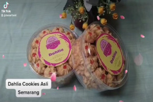 Kue Dahlia Jadul Semarang : Enak, Murah, Wangi dan Empuk di Mulut