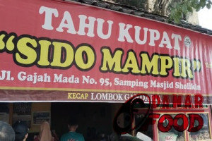 Tahu Kupat 'Sido Mampir' Masjid Sholihin : Warung Legendaris di Solo yang Favorit Presiden Jokowi