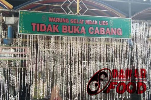 Kuliner Legendaris di Serengan Gang II/42 Solo : Warung Selat Solo Mbak Lies
