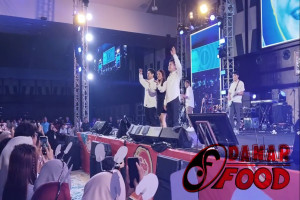 Konser Musik Hivi di FISIPFest 2024 : Jangan Lewatkan Keseruan Malam Penuh Musik dan Kenangan