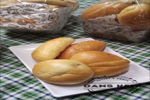 Hampers Roti Ulang Tahun Kekinian yang Lagi Viral Semarang : Lembut Fluffy dan Bikin Ketagihan!