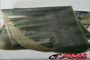 Penggunaan Daun Pisang Sebagai Pembungkus Produk Ramah Lingkungan di Danar Food and Keik Semarang