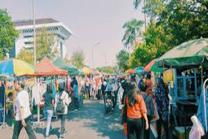 Car Free Day (CFD) Semarang Dekat UNDIP Pleburan : Jalan Santai, Olahraga, dan Berburu Jajanan Seru