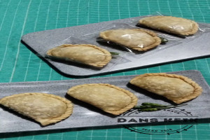 Pastel : Camilan Tradisional Legendaris Indonesia yang Tetap Populer Menggoda Selera & Potensi Usaha