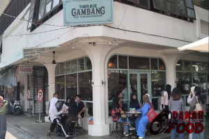 Toko Kue Gambang Pasar Johar Semarang, Viral? Nikmati Ganjel Rel Legendaris dengan Sentuhan Modern