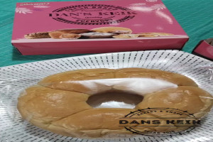 Roti Ring Legendaris di Semarang : Nostalgia dan Cita Rasa yang Tak Lekang oleh Waktu di DanS KeiK